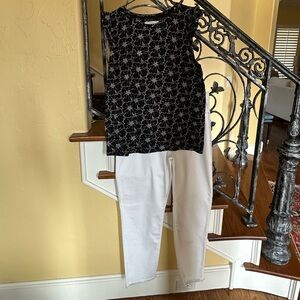 LOFT black and white floral Top with flutter cap sleeve